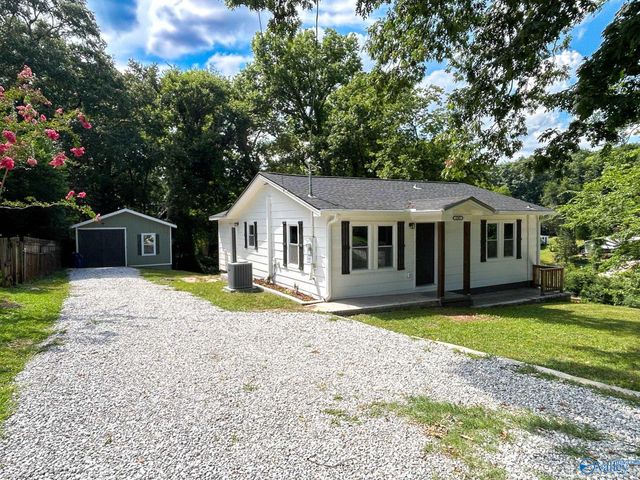 2209 Hill Street NW, Huntsville, AL 35810