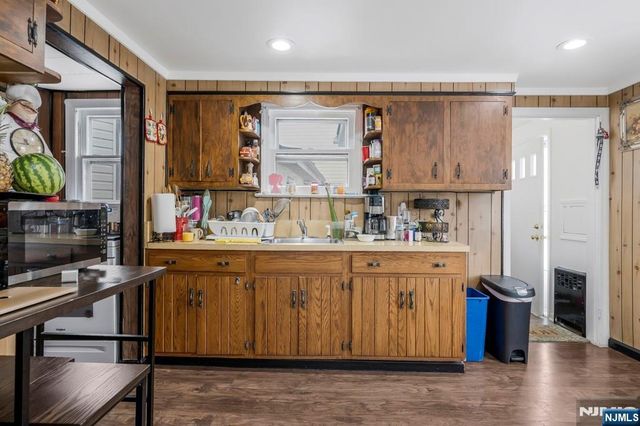 307 Washington Avenue, Hackensack, NJ 07601