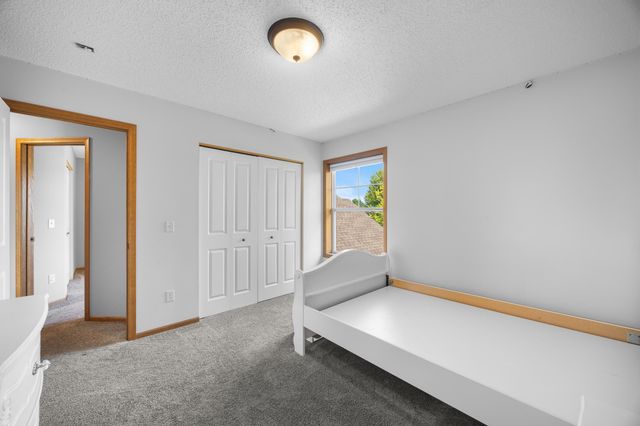 13827 Savanna Drive, Rogers, MN 55374