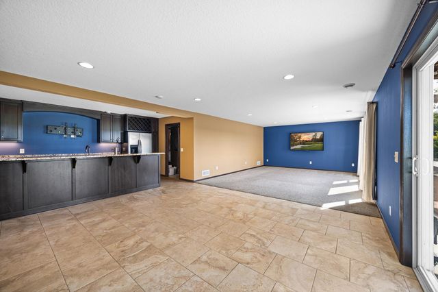 13827 Savanna Drive, Rogers, MN 55374