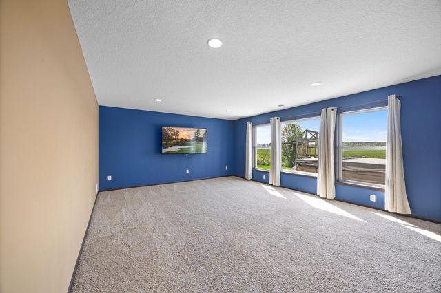 13827 Savanna Drive, Rogers, MN 55374