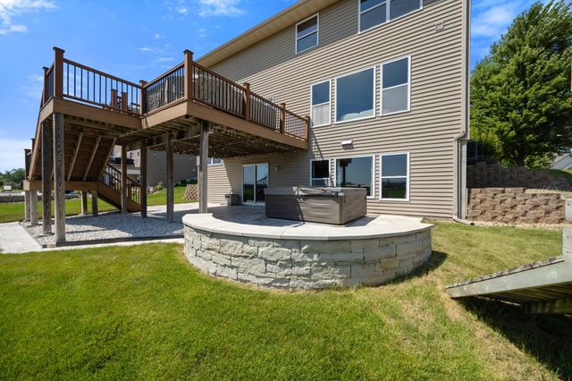 13827 Savanna Drive, Rogers, MN 55374
