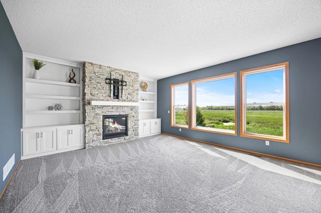 13827 Savanna Drive, Rogers, MN 55374