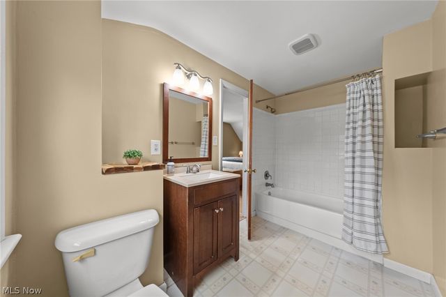 72 Pinehurst Road, Munroe Falls, OH 44262