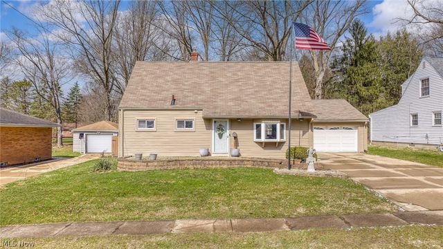 72 Pinehurst Road, Munroe Falls, OH 44262