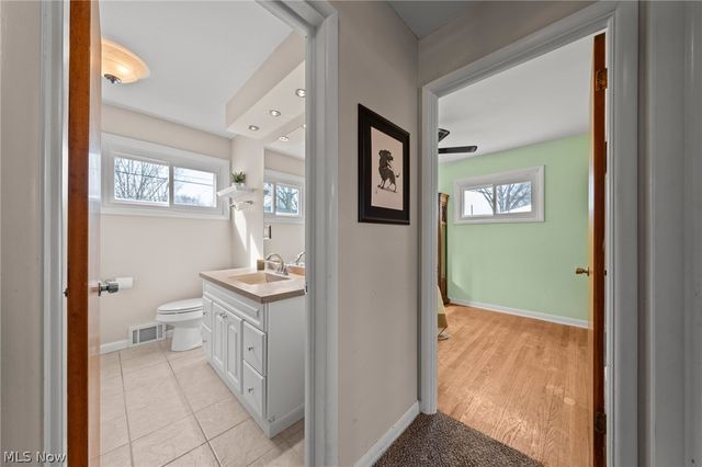 72 Pinehurst Road, Munroe Falls, OH 44262