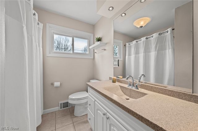 72 Pinehurst Road, Munroe Falls, OH 44262