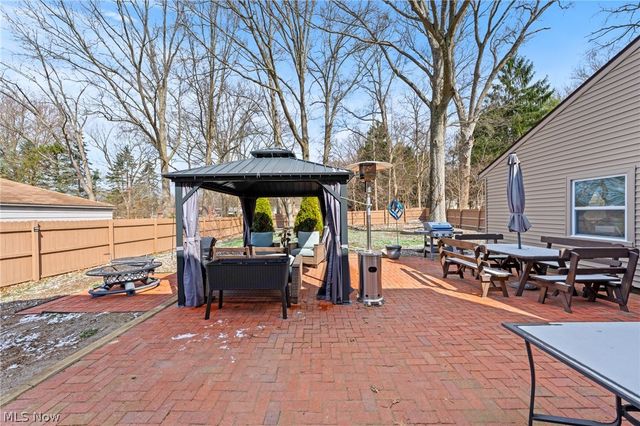 72 Pinehurst Road, Munroe Falls, OH 44262