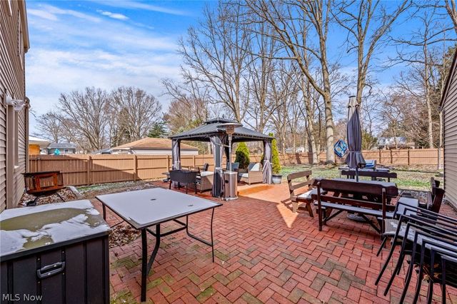 72 Pinehurst Road, Munroe Falls, OH 44262