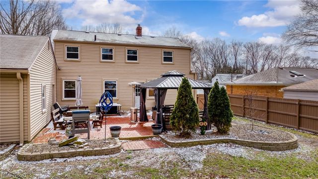 72 Pinehurst Road, Munroe Falls, OH 44262