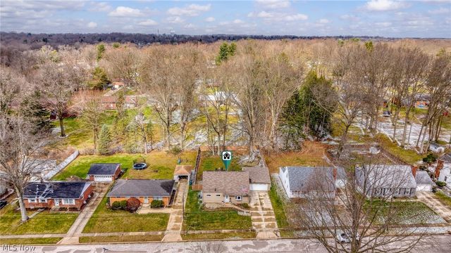 72 Pinehurst Road, Munroe Falls, OH 44262