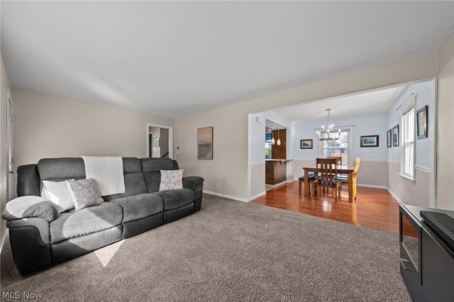 72 Pinehurst Road, Munroe Falls, OH 44262