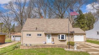 72 Pinehurst Road, Munroe Falls, OH 44262