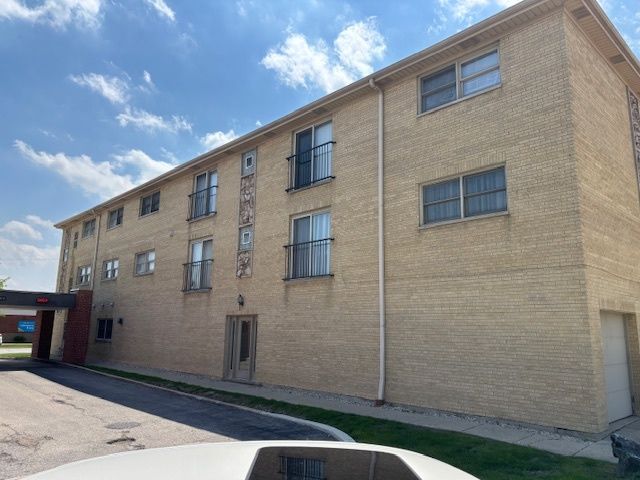 8320 W Belmont Avenue 11, Chicago, IL 60634