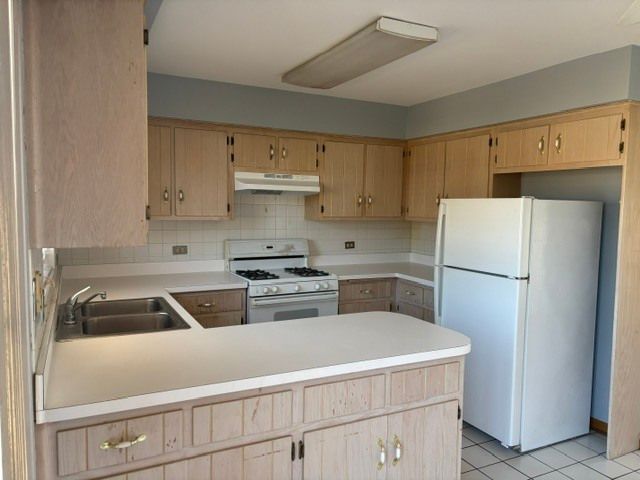8320 W Belmont Avenue 11, Chicago, IL 60634