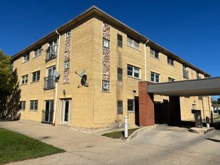 8320 W Belmont Avenue 11, Chicago, IL 60634