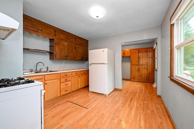 6333 52nd Avenue N, Crystal, MN 55428