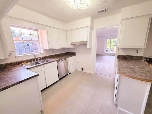 5405 Larchmont Drive, Mobile, AL 36693