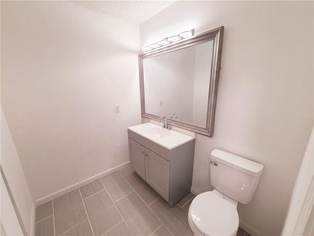 5405 Larchmont Drive, Mobile, AL 36693