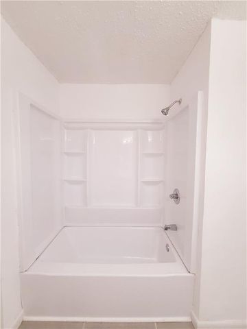 5405 Larchmont Drive, Mobile, AL 36693