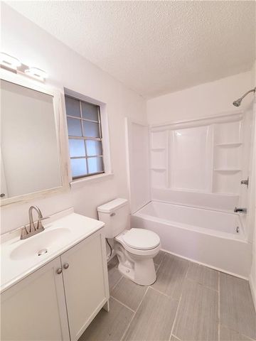 5405 Larchmont Drive, Mobile, AL 36693