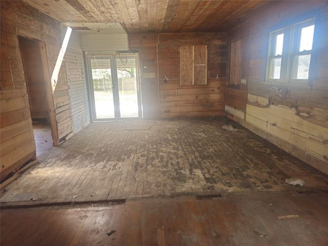 507 Merchant Street, El Campo, TX 77437