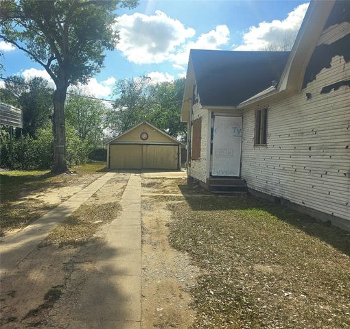 507 Merchant Street, El Campo, TX 77437