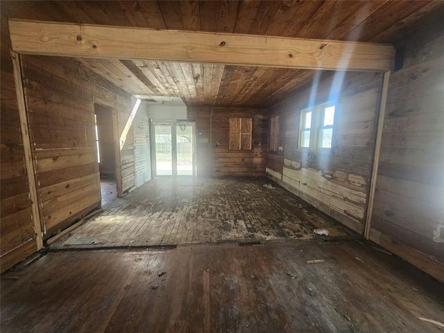 507 Merchant Street, El Campo, TX 77437