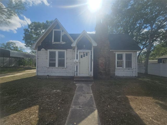 507 Merchant Street, El Campo, TX 77437