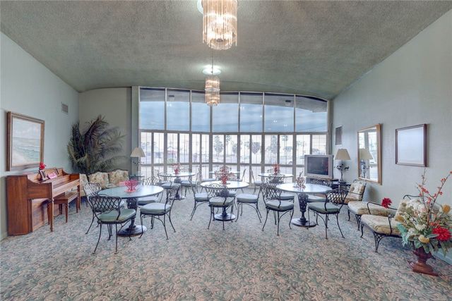 823 S Water St 3F, Corpus Christi, TX 78401