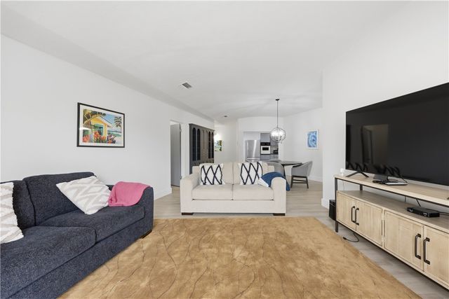 823 S Water St 3F, Corpus Christi, TX 78401