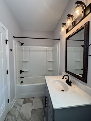 851 Cherry Blossom Ln, Clarksville, TN 37040