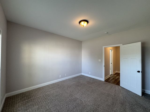 851 Cherry Blossom Ln, Clarksville, TN 37040