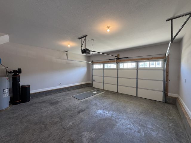 851 Cherry Blossom Ln, Clarksville, TN 37040