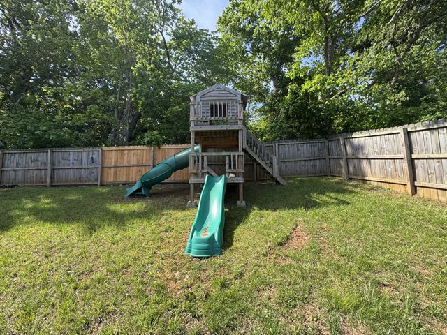 851 Cherry Blossom Ln, Clarksville, TN 37040