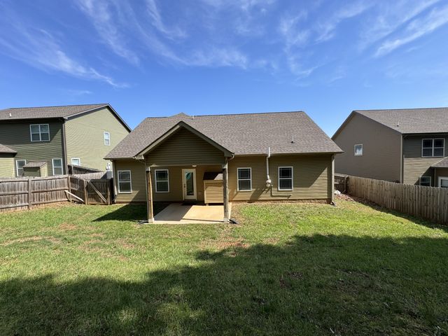 851 Cherry Blossom Ln, Clarksville, TN 37040