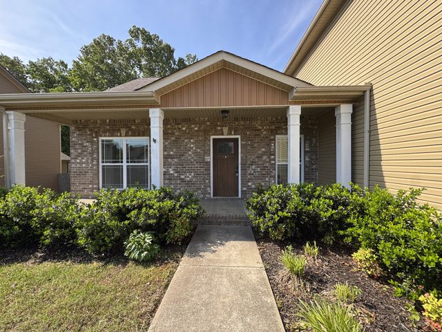 851 Cherry Blossom Ln, Clarksville, TN 37040