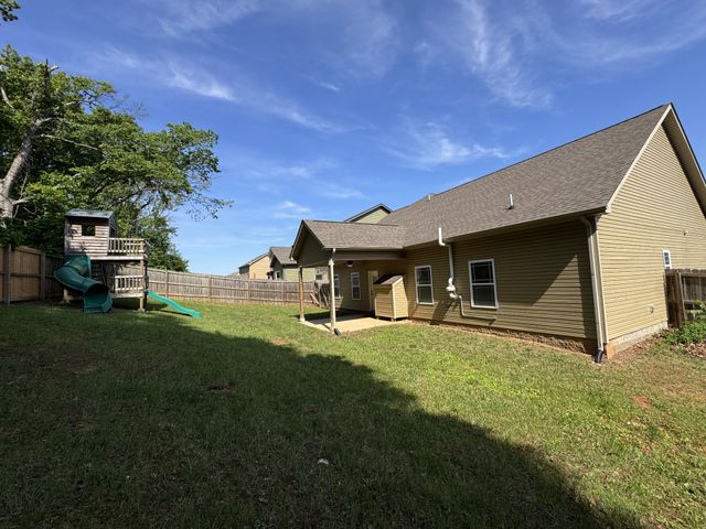 851 Cherry Blossom Ln, Clarksville, TN 37040