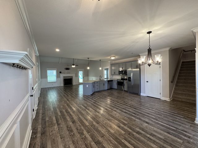 851 Cherry Blossom Ln, Clarksville, TN 37040