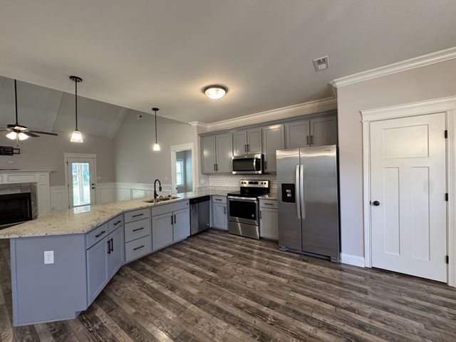 851 Cherry Blossom Ln, Clarksville, TN 37040