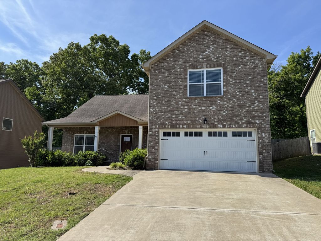 851 Cherry Blossom Ln, Clarksville, TN 37040
