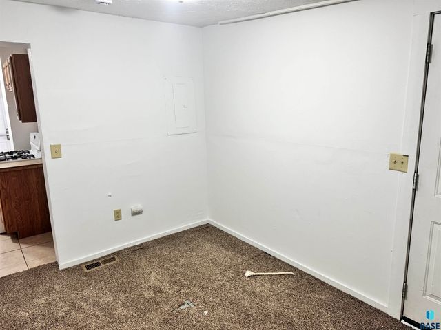 105 S Lyndale Ave Avenue, Sioux Falls, SD 57104