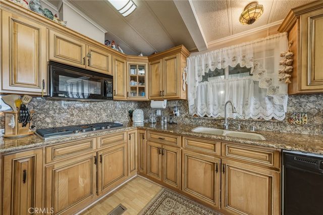 5830 Robin Hill 3, Lakeport, CA 95453