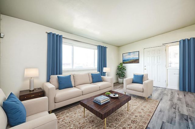 255 W Hawes Avenue, Fresno, CA 93706