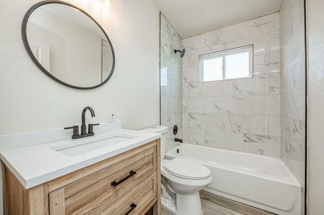 255 W Hawes Avenue, Fresno, CA 93706