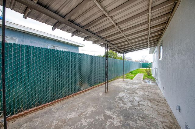 255 W Hawes Avenue, Fresno, CA 93706