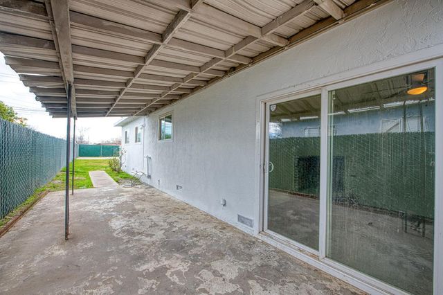 255 W Hawes Avenue, Fresno, CA 93706