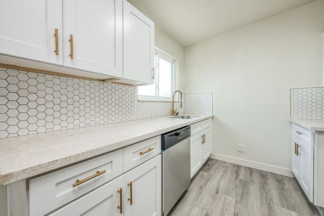 255 W Hawes Avenue, Fresno, CA 93706