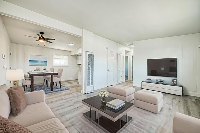 255 W Hawes Avenue, Fresno, CA 93706