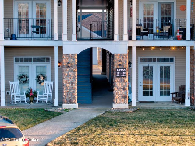 10203 Lark Meadow Dr UNIT 203, Louisville, KY 40291